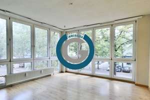 AUFZUG, BALKON & GEMEINSCHAFTLICHE DACHTERRASSE - ZENTRAL GELEGEN - ZUM NEU GESTALTEN