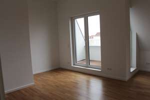 lichtdurchflutete DG-Wohnung inkl. 2 Terrassen – Petersburger Straße 39, 10249 Friedrichshain, Berlin – Vorschaubild 3