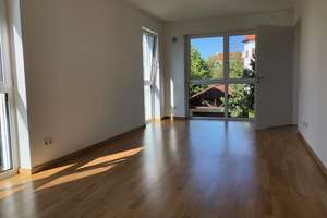 Helle 2-Zimmer-Wohnung mit Wintergarten