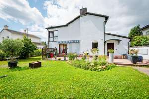 Frankfurt-Griesheim: Großzügiges Einfamilienhaus und Gartenidylle auf Erbbaugrundstück – Die vollständige Adresse der Immobilie erhältst du vom Anbieter., 65933 Griesheim, Frankfurt am Main – Vorschaubild 2