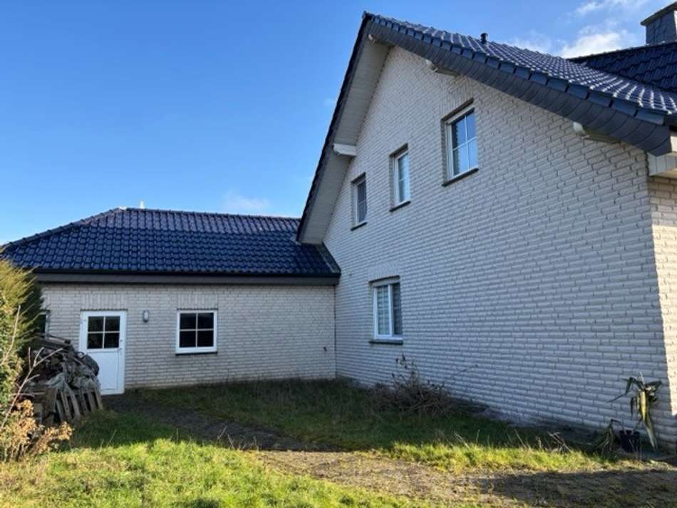 Garten hinter der Garage