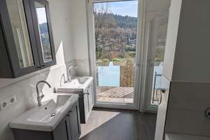 Außergewöhnliche, barrierefreie 4,5-Zimmer-Wohnung mit zwei Balkonen und beeindruckender Aussicht – Die vollständige Adresse der Immobilie erhältst du vom Anbieter., 75365 Calw – Vorschaubild 7