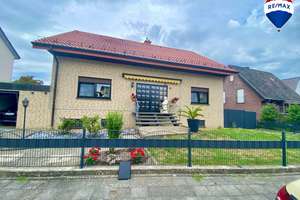 Attraktives freistehendes Einfamilienhaus in ruhiger Lage – ideal für Familien – Die vollständige Adresse der Immobilie erhältst du vom Anbieter., 59556 Lippstadt – Vorschaubild 1