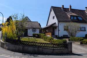 Exklusive Doppelhaushälfte - neu saniert, mit Plassenburgblick! – Kulmbach (Kreis) – Vorschaubild 1
