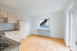 Großzügiges 3-Fam.haus mit 2 freien 102 qm Wohnungen, Bj.61, teilren., Garage, Ingolstadt-Mailing – Regensburger Straße 193, 85055 Mailing, Ingolstadt – Vorschaubild 3