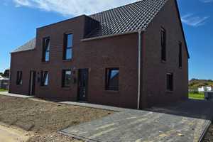 Neubau-Doppelhaushälfte in Bad Essen-Rabber (KfW 55) ab 01.09. Garten, Zisterne & Carport – Sonnenfeld 16, 49152 Osnabrück (Kreis) – Vorschaubild 1