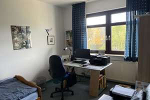 Familienfreundliche Doppelhaushälfte mit Garten in ruhiger Lage von Göttingen-Nikolausberg – Die vollständige Adresse der Immobilie erhältst du vom Anbieter., 37077 Nikolausberg, Göttingen – Vorschaubild 8