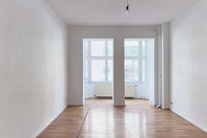 Altbau 3-Zimmer-Wohnung mit angebundenem Atelier/Showroom – Niebuhrstraße – Niebuhrstraße 58, 10629 Charlottenburg, Berlin – Vorschaubild 2
