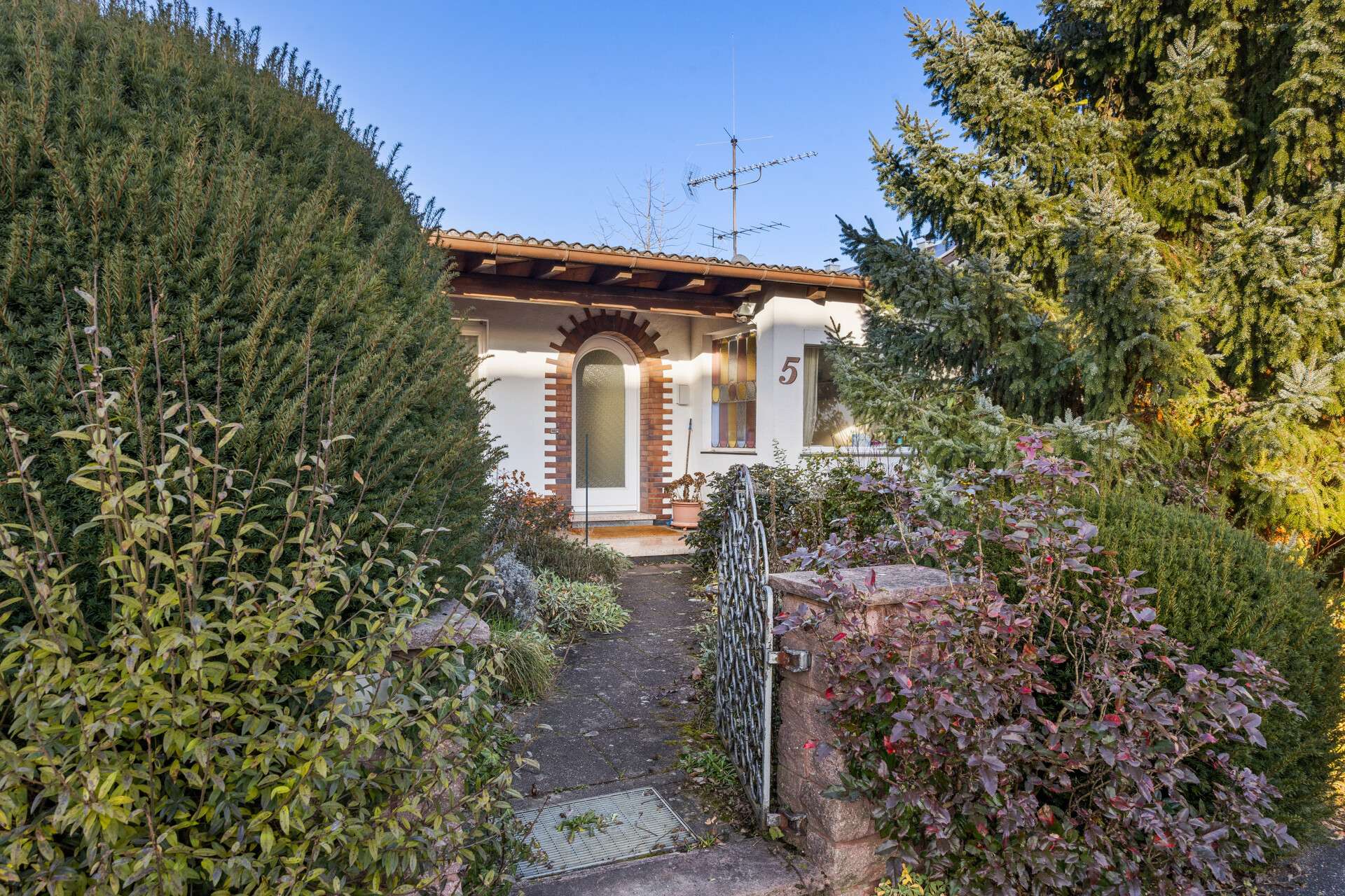 Traum-Bungalow, Sanierungsbedürftig in bester Lage Markgröningens, Ludwigsburg Kreis – Bild 1