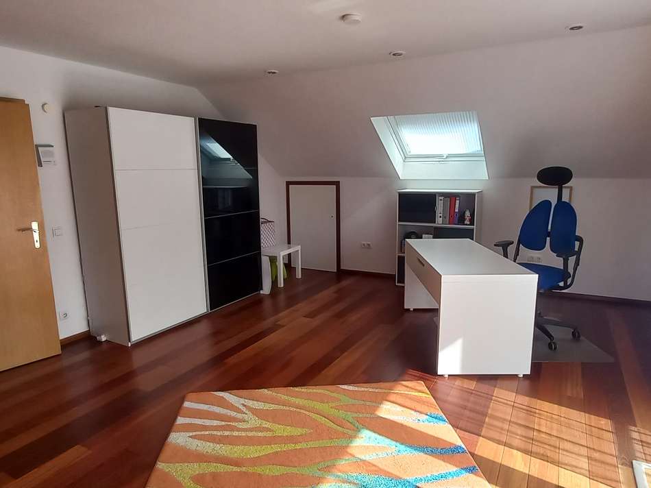 16 Zimmer 1 OG