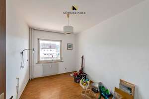 Vater,Mutter,Kind - gern auch mit Oma und Opa
Grosses Haus mit modernisiertem Dach und Ausbaureserv – Die vollständige Adresse der Immobilie erhältst du vom Anbieter., 73630 Remshalden – Vorschaubild 21