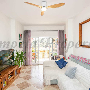 Großzügige und helle Dreizimmerwohnung in Frigiliana