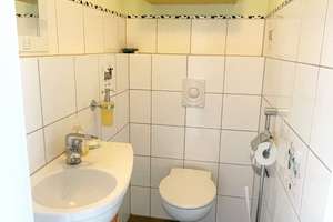 Großzügiges Reihenendhaus mit 7 Zimmern und 2 PKW  Stellplätze – Die vollständige Adresse der Immobilie erhältst du vom Anbieter., 70378 Hofen, Stuttgart – Vorschaubild 10