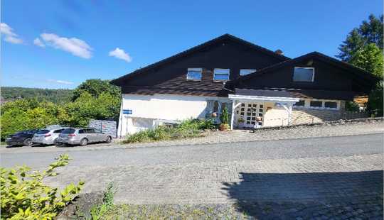Bild von Einfamilienhaus mit Einliegerwohnung. Freistehend. Traumhafte Lage. Ohne Provision