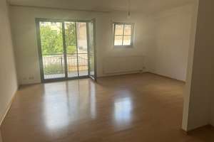Großzügige, helle 2 ZKB-Wohnung mit Balkon