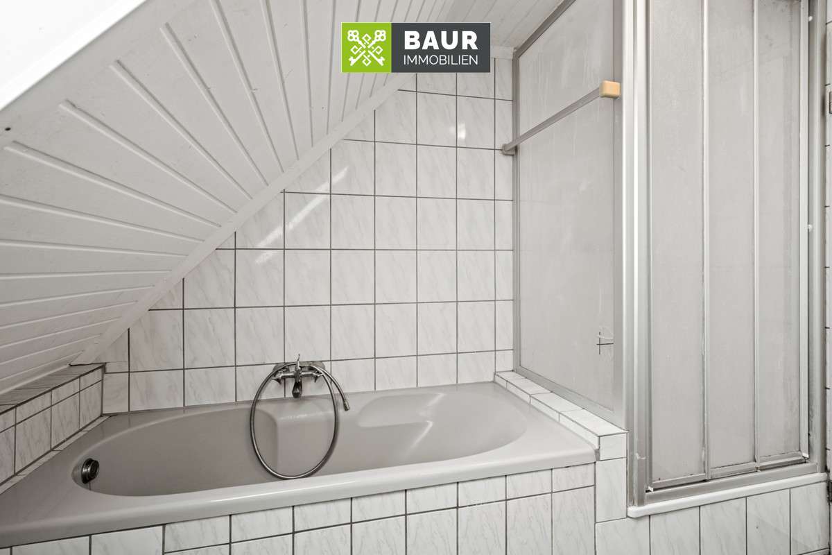 Immobilie in Bad Wurzach - 360°| Sofort bezugsfreie 3-Zimmer-Dachgeschosswohnung mit Garage und Stellplatz nahe Bad Wurzach! - Bild 3