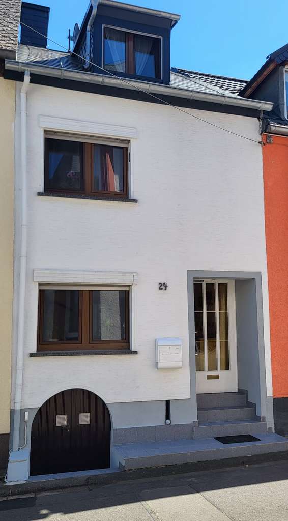 Immobilie in Trittenheim - Hochwasserfreies, modernisiertes Reihenmittelhaus in Trittenheim – Voll möbliert & 2 Stellplätzen  - Bild 0