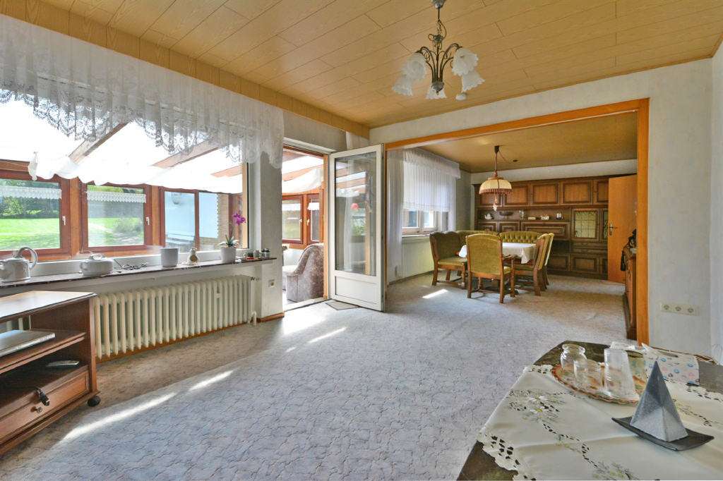 Immobilie in Wolfhagen - Einfamilienhaus mit herrlichem Garten, gute Lage Wolfhagen - Bild 0