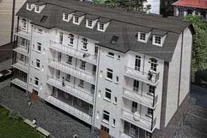 Traumhafte Familienwohnung mit Parkett/ FHZ/Balkon/ 2Bäder  / Aufzug //SP für PKW** WE 16