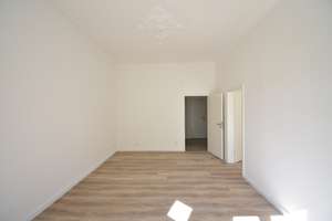 Erstbezug nach Sanierung! 2-Zimmer-Altbau-Wohnung mit 2 Balkonen  – Hansaallee 244, 40547 Lörick, Düsseldorf – Vorschaubild 3