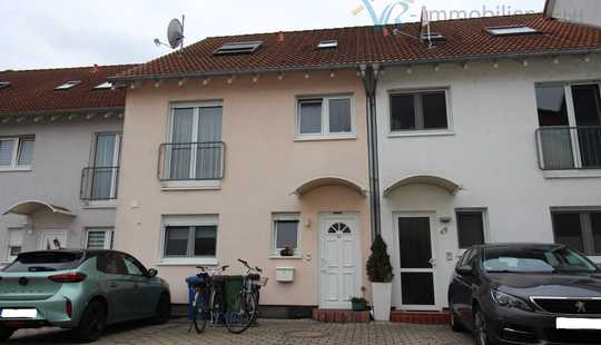 Bild von Großes schickes Reihenmittelhaus in Bischofsheim zum Verkauf (WEG-Teilung)