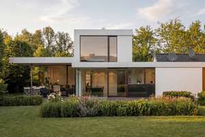 Exklusives Architektenhaus in ruhiger Lage – Die vollständige Adresse der Immobilie erhältst du vom Anbieter., 33378 Rheda-Wiedenbrück – Vorschaubild 1