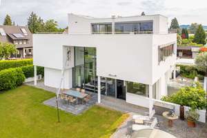 LUXURIÖSES EINFAMILIENHAUS MIT EINLIEGERWOHNUNG, GROßEM GARTEN & POOL IN BAD KROZINGEN – Die vollständige Adresse der Immobilie erhältst du vom Anbieter., 79189 Bad Krozingen – Vorschaubild 2