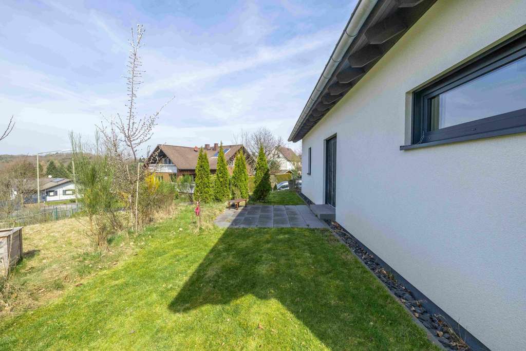 Immobilie in Bruchertseifen - Exklusiver Bungalow mit Galerie, nachhaltiger Technik und großzügigem Grundstück - Bild 2