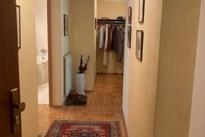 Gepflegte, helle 3 Zimmer-Wohnung mit 2 Bädern und 2 Balkonen in Untergiesing – Die vollständige Adresse der Immobilie erhältst du vom Anbieter., 81545 Harlaching, München – Vorschaubild 2