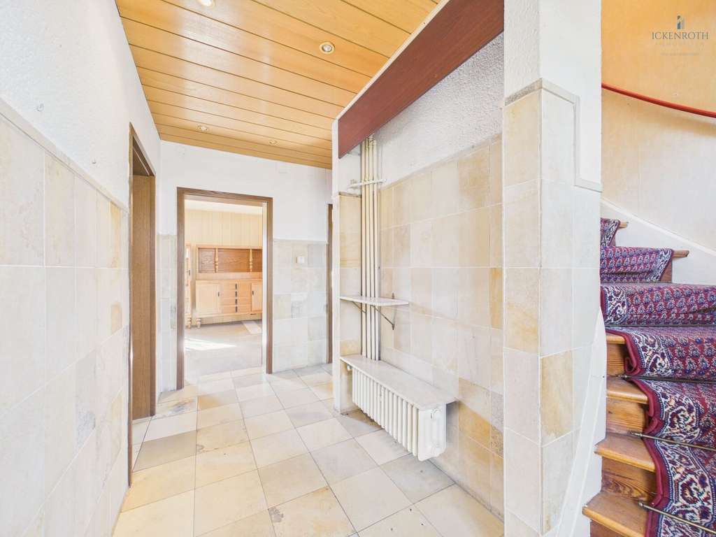 Immobilie in Kirchheimbolanden - **Charmantes Einfamilienhaus (ca. 256m²) mit toller Gartenfläche, guter Raumaufteilung, Garage, uvm. - Bild 4