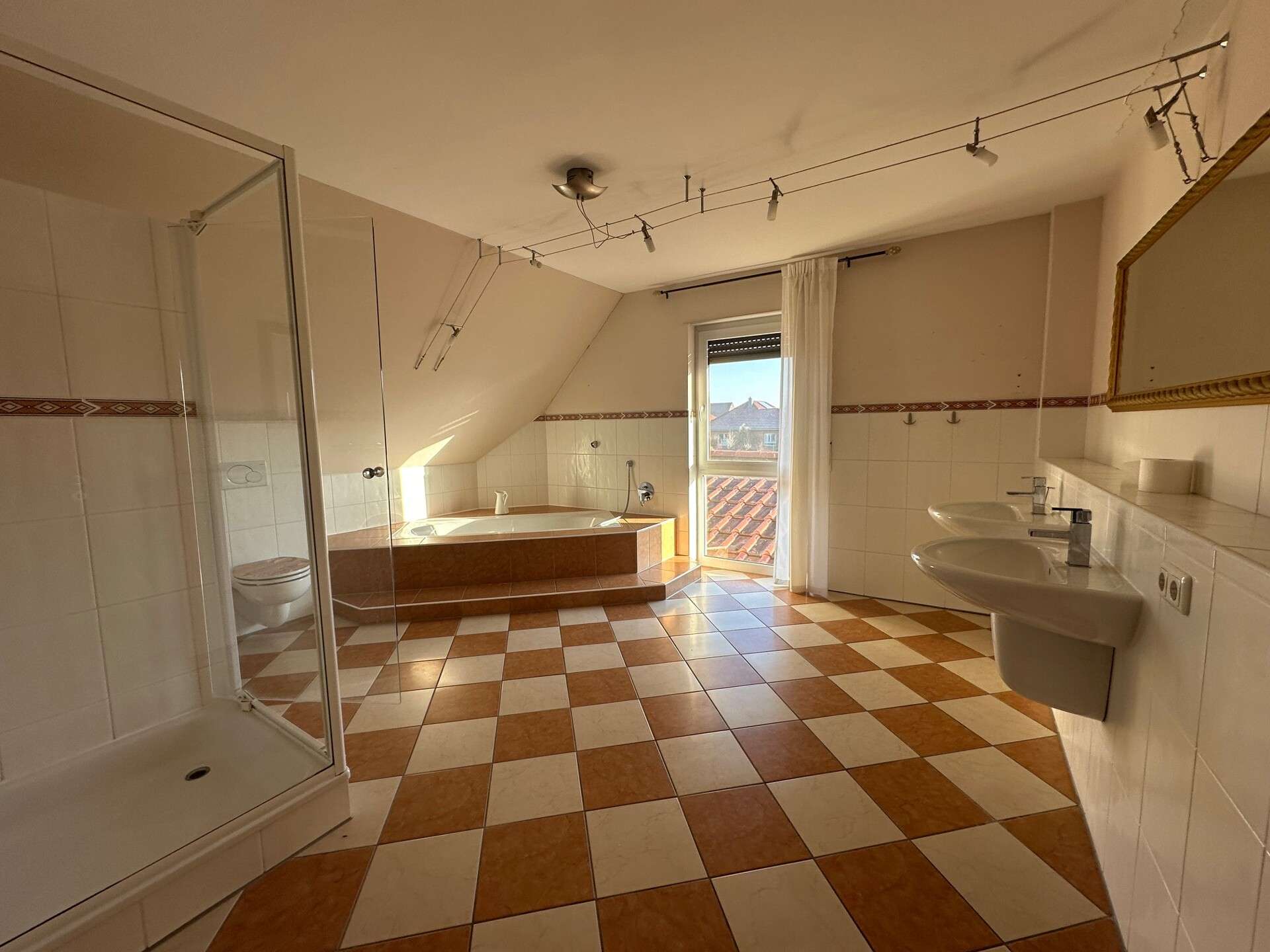 Immobilie in Hagenburg - Ihr neues IMMOBILIEN QUARTIER: Großzügiges Einfamilienhaus mit Wohlfühlfaktor in Bestlage - Bild 0