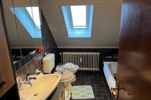 Stilvolle 3-Zimmer-Dachgeschosswohnung mit großem Balkon und EBK in Hamburg – Reetkükenweg 22, 21147 Hausbruch, Hamburg – Vorschaubild 6