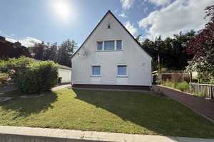 Familientraum mit viel Platz – Einfamilienhaus mit idyllischem Garten und Doppelgarage – Kiel – Vorschaubild 1