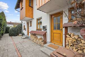modernes Reihenmittelhaus mit Kamin und Platz für die ganze Familie – Die vollständige Adresse der Immobilie erhältst du vom Anbieter., 82223 Eichenau – Vorschaubild 2