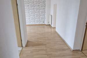 Helle 3-Raum-Dachgeschosswohnung mit Balkon und Stellplatz – Fichtestraße 47, 39112 Sudenburg, Magdeburg – Vorschaubild 3