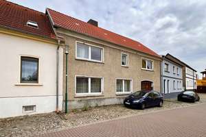 Geräumiges Haus unweit des Ortskerns-Renovierungsbedarf-Zwangsversteigerung-keine Käuferprovision – Die vollständige Adresse der Immobilie erhältst du vom Anbieter., 39443 Förderstedt – Vorschaubild 3