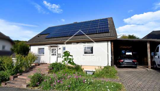 Bild von Zweifamilienhaus mit Fernblick in ruhiger Höhenlage von Auel