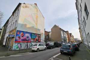 Altbau mit Grundstück, 2 km vom Dom, 6 m Front, 30 m Seite - zur Renovierung oder Neubau – Hartwichstrasse 65, 50733 Köln – Vorschaubild 2
