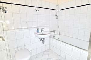 Bezugsfreie Familienwohnung mit Südbalkon und Tiefgaragenstellplatz – Die vollständige Adresse der Immobilie erhältst du vom Anbieter., 12167 Steglitz, Berlin – Vorschaubild 6