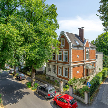 Historische Villa mit Garten und stilvollem Wohnambiente für Genießer