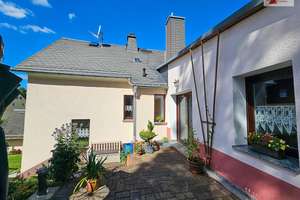 Ihr neues Zuhause in Beierfeld – Großzügiges Einfamilienhaus mit Garten und Garage – Die vollständige Adresse der Immobilie erhältst du vom Anbieter., 8344 Grünhain-Beierfeld – Vorschaubild 2