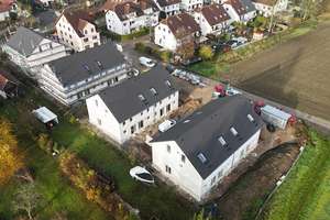 Reihenendhaus 137 m² in Gau-Bischofsheim im KfW-55-Standard - Einzug im Sommer 2026 – Am Schwarzfelder Weg 3 – 31, 55296 Gau-Bischofsheim – Vorschaubild 1