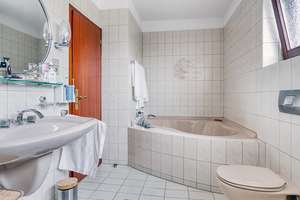 Mit Swimmingpool und Photovoltaik! – Die vollständige Adresse der Immobilie erhältst du vom Anbieter., 47661 Issum – Vorschaubild 16