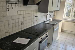 Helle und großzügige 2-Zimmer-Wohnung in zentraler Lage, mit Einbauküche und Bad mit Badewanne – Scheffelstraße 3, 34117 Nord (Holland), Kassel – Vorschaubild 8