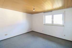 Zweifamilienhaus auf großzügigem Grundstück, sofort bezugsfrei. Heizung 2017 modernisiert!  – Die vollständige Adresse der Immobilie erhältst du vom Anbieter., 81243 Aubing-Süd, München – Vorschaubild 12