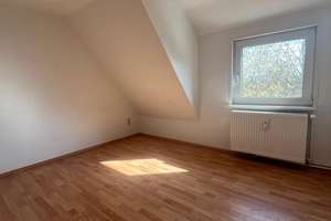 Charmantes Wohnen unterm Dach – helle 3-Zimmer-Wohnung mit besonderem Wohlfühlfaktor in GBH – Hassjägerweg 29, 38229 Gebhardshagen, Salzgitter – Vorschaubild 4