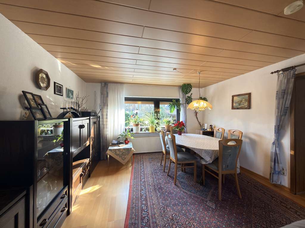 Immobilie in Wilnsdorf - Familienfreundliches Einfamilienhaus mit Garten und 3 Balkonen in Wilnsdorf - Bild 3