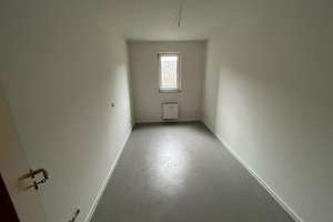 Großzügige 3 Zimmerwohnung in der Porzer Str.  43 / Treptow – Porzer Str. 43, 12524 Altglienicke, Berlin – Vorschaubild 4