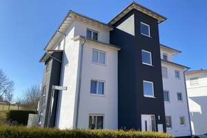 Hier wartet Ihre Kapitalanlage!
Gut vermietetes und gepflegtes Mehrfamilienhaus mit 7 Wohneinheiten – Die vollständige Adresse der Immobilie erhältst du vom Anbieter., 78628 Rottweil – Vorschaubild 1