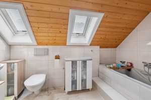Fantastisches Familiendomizil: 2 EFH mit Garage, Carport u. wunderschönen Garten in 79263 Simonswald – Emmendingen (Kreis) – Vorschaubild 18